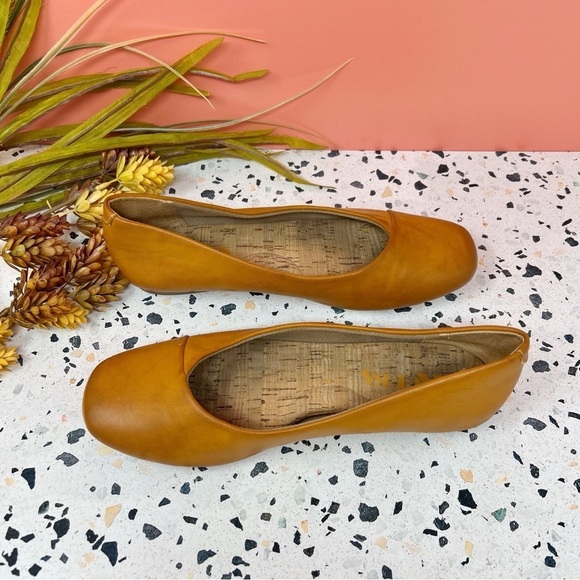 Kork-Ease Tan Women’s Cushioned Preppy 90s Retro Ballet Flats Sz 6.5 - Picture 5 of 10
